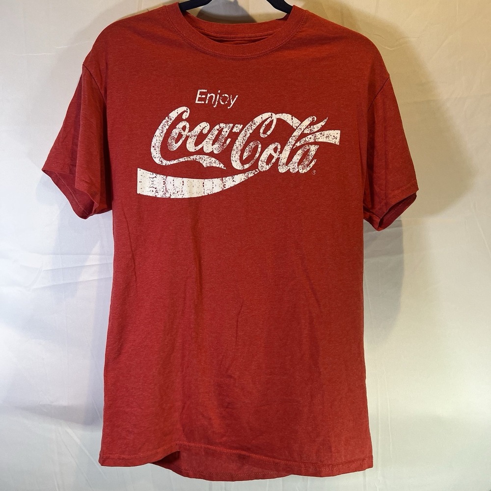 Red Coca-Cola T-Shirt Size Medium 100% Cotton Casual‎ Graphic Tee Classic M